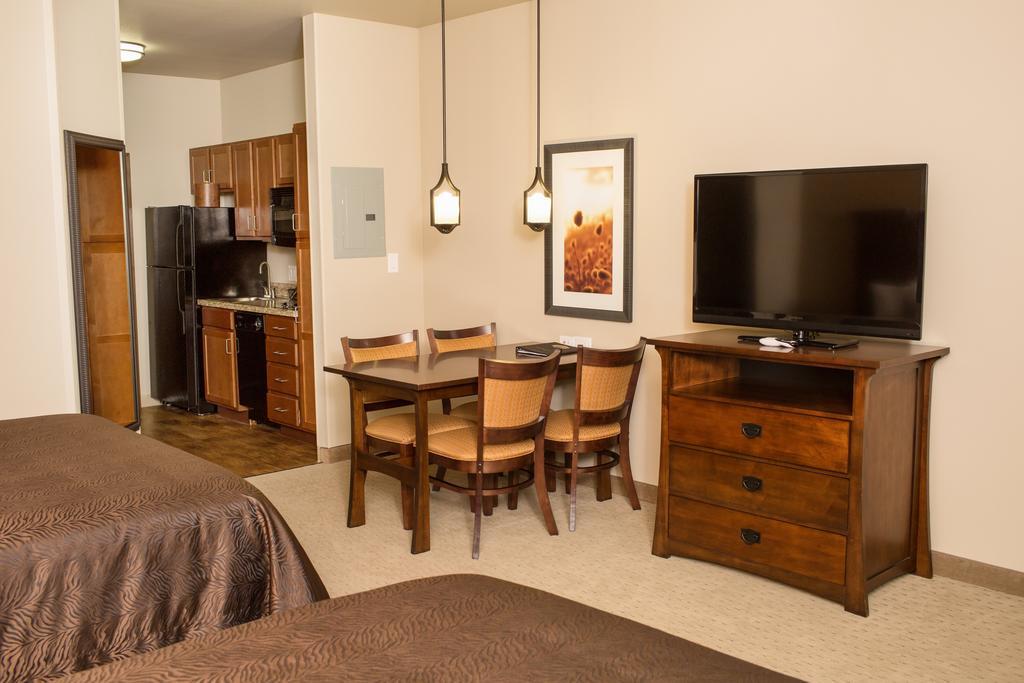 Teddy'S Residential Suites Watford City 外观 照片