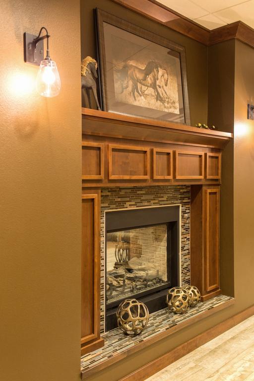 Teddy'S Residential Suites Watford City 外观 照片