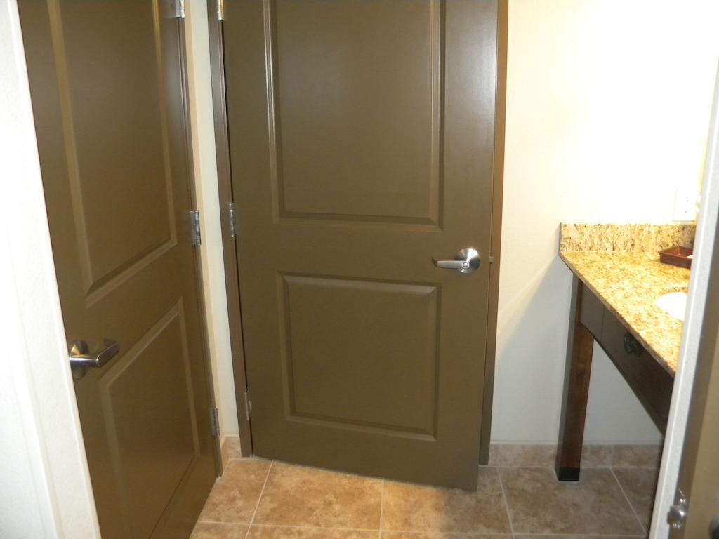 Teddy'S Residential Suites Watford City 外观 照片