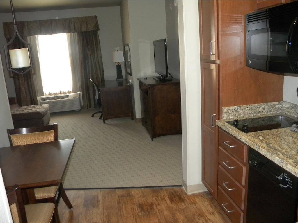 Teddy'S Residential Suites Watford City 外观 照片