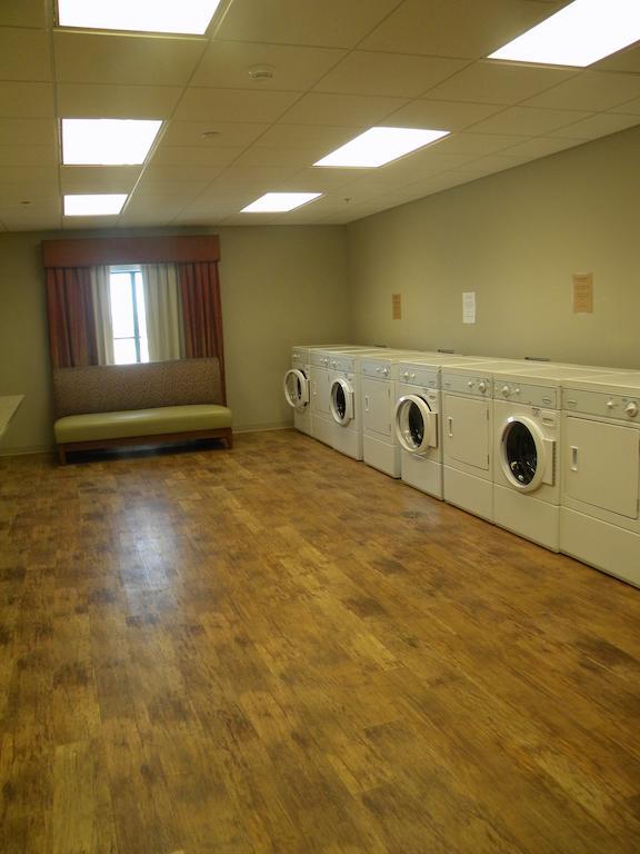 Teddy'S Residential Suites Watford City 外观 照片