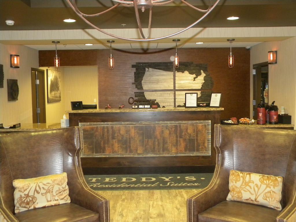 Teddy'S Residential Suites Watford City 外观 照片