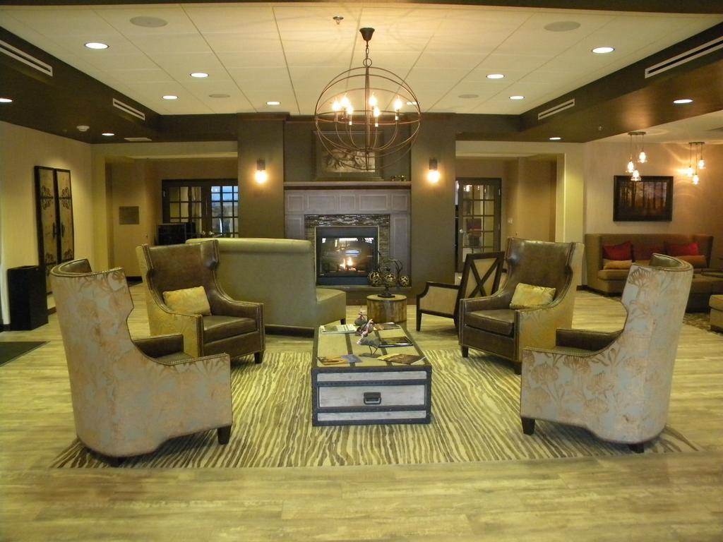 Teddy'S Residential Suites Watford City 外观 照片