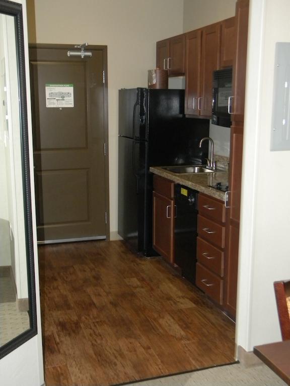 Teddy'S Residential Suites Watford City 外观 照片