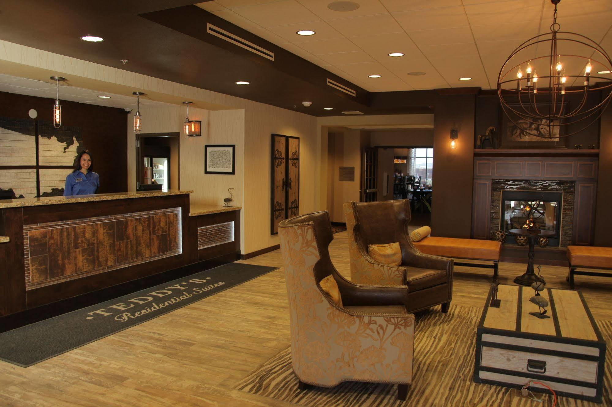 Teddy'S Residential Suites Watford City 外观 照片