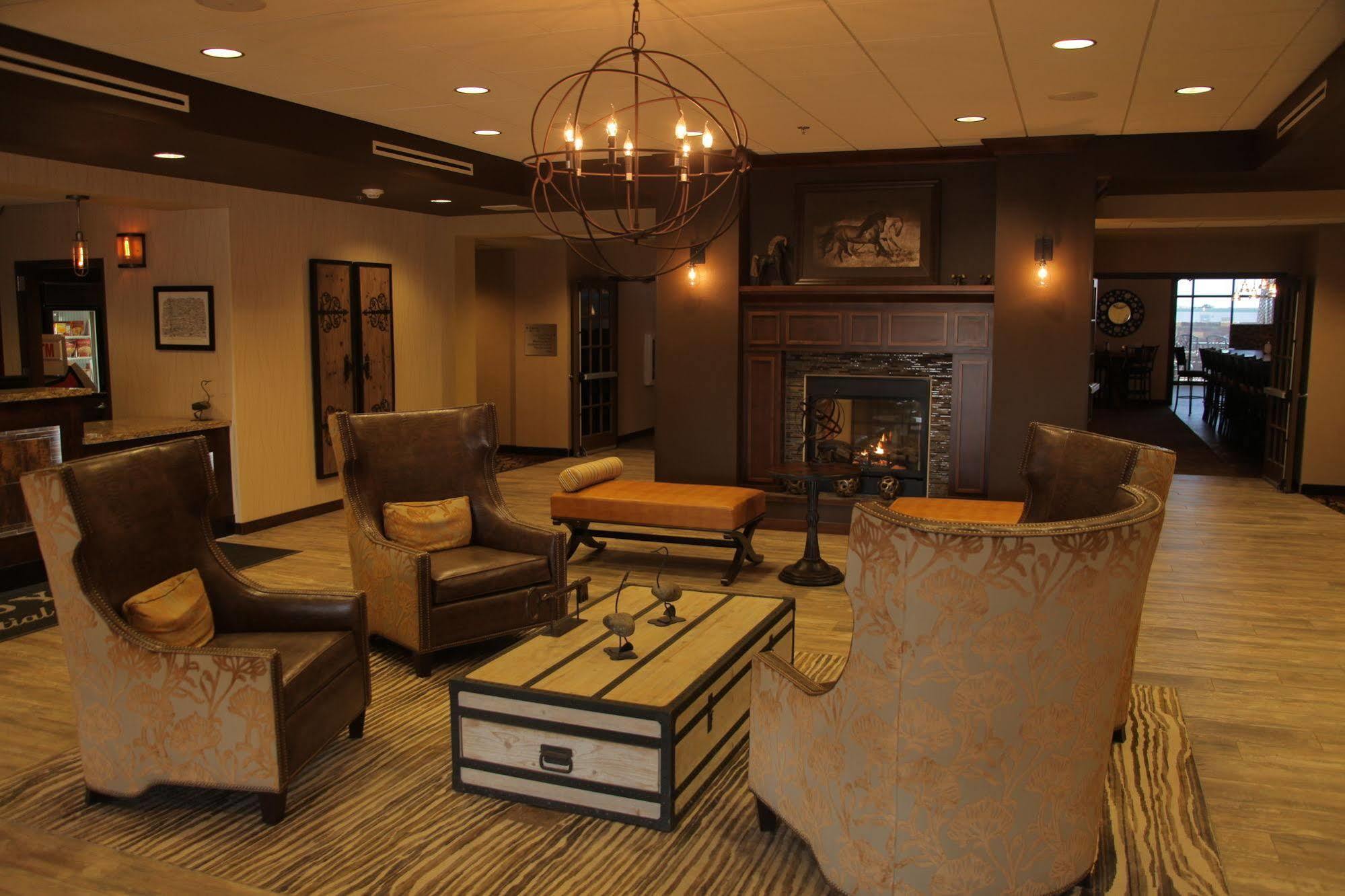 Teddy'S Residential Suites Watford City 外观 照片