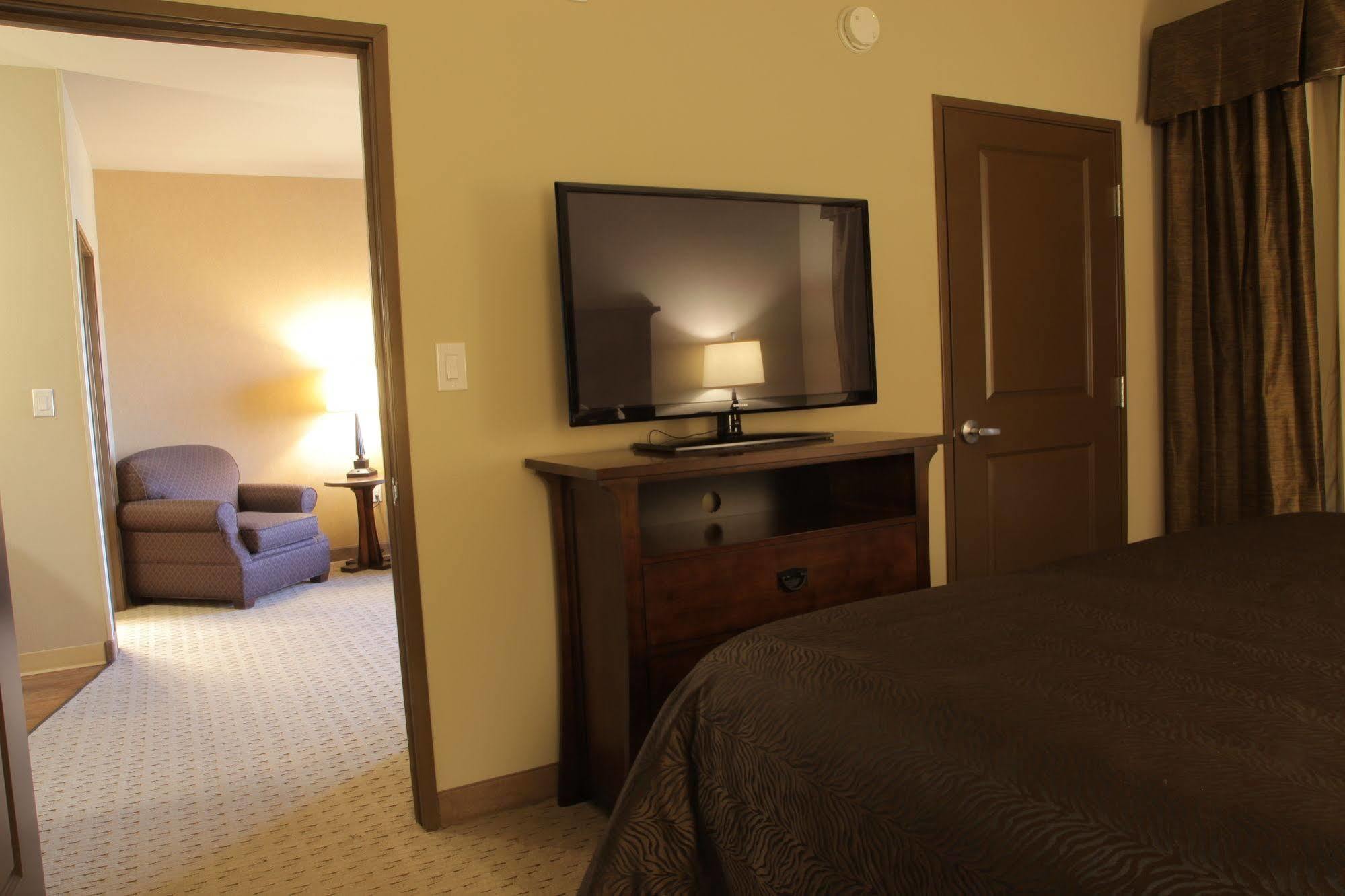 Teddy'S Residential Suites Watford City 外观 照片