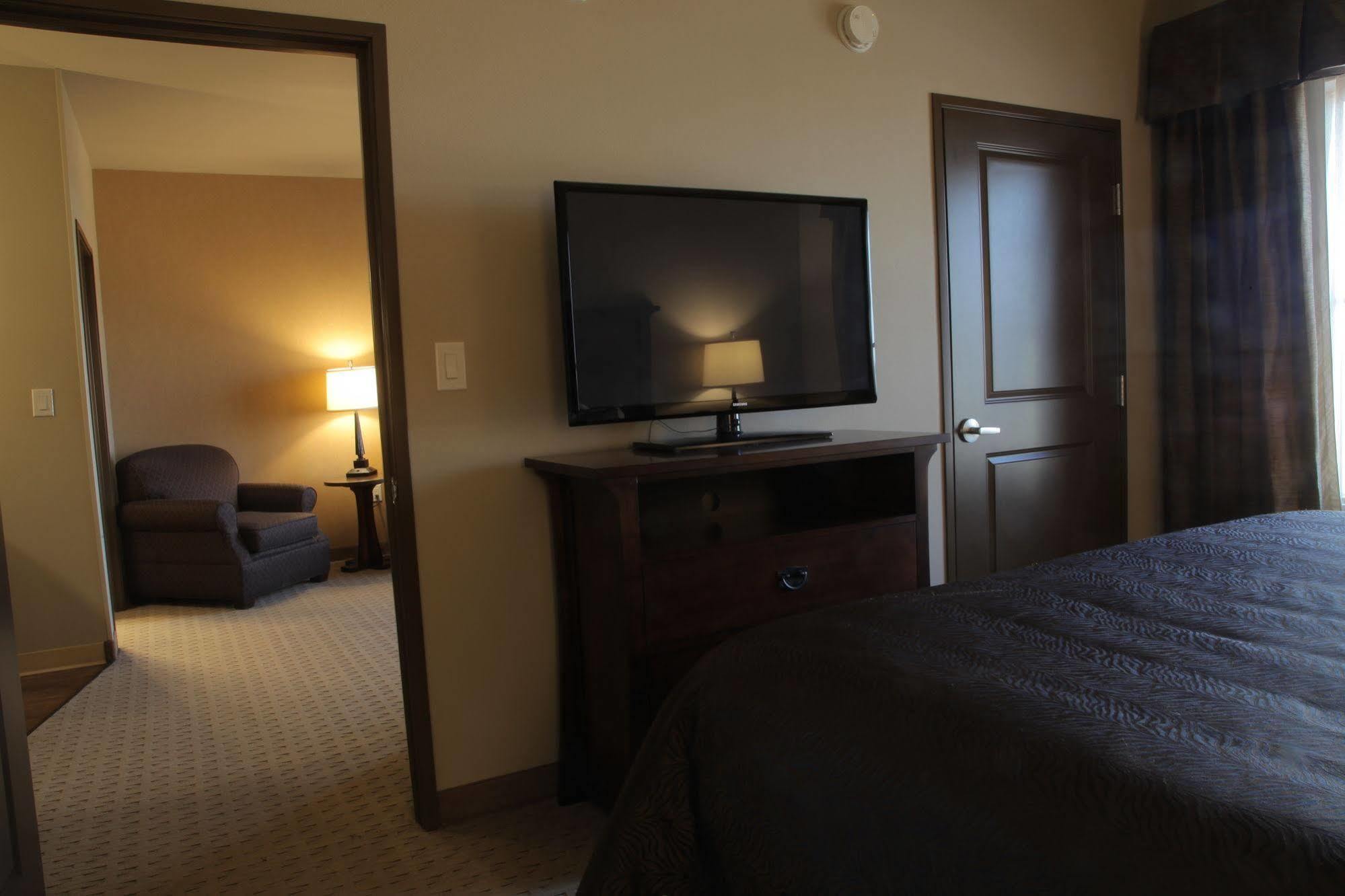 Teddy'S Residential Suites Watford City 外观 照片