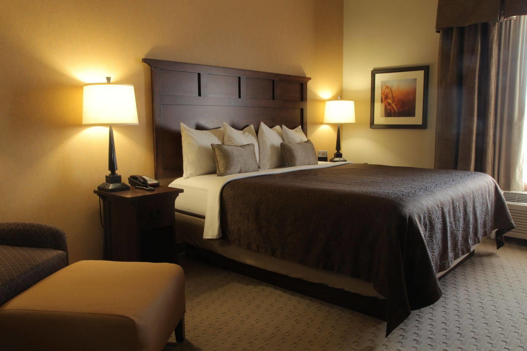 Teddy'S Residential Suites Watford City 外观 照片