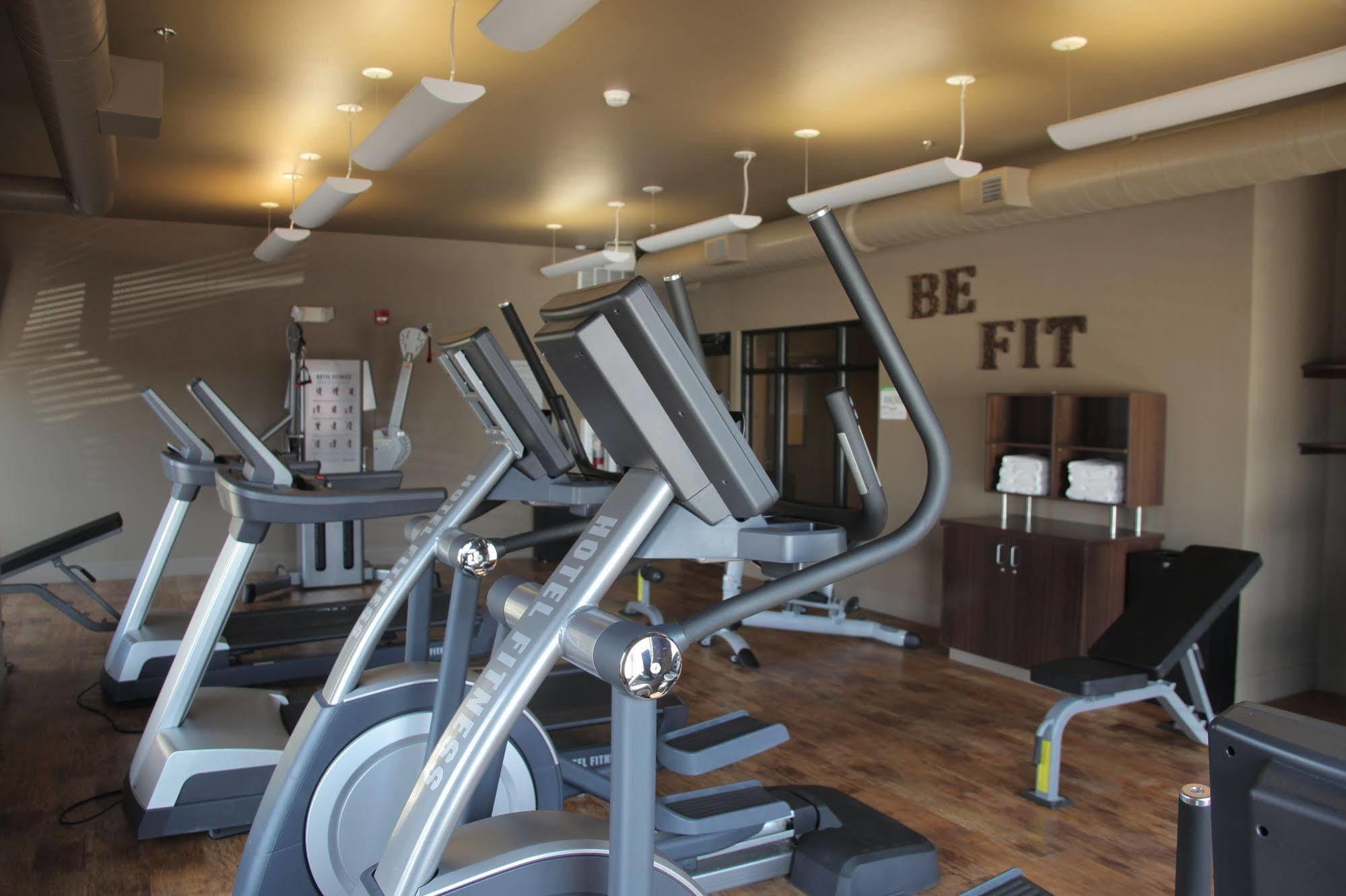 Teddy'S Residential Suites Watford City 外观 照片