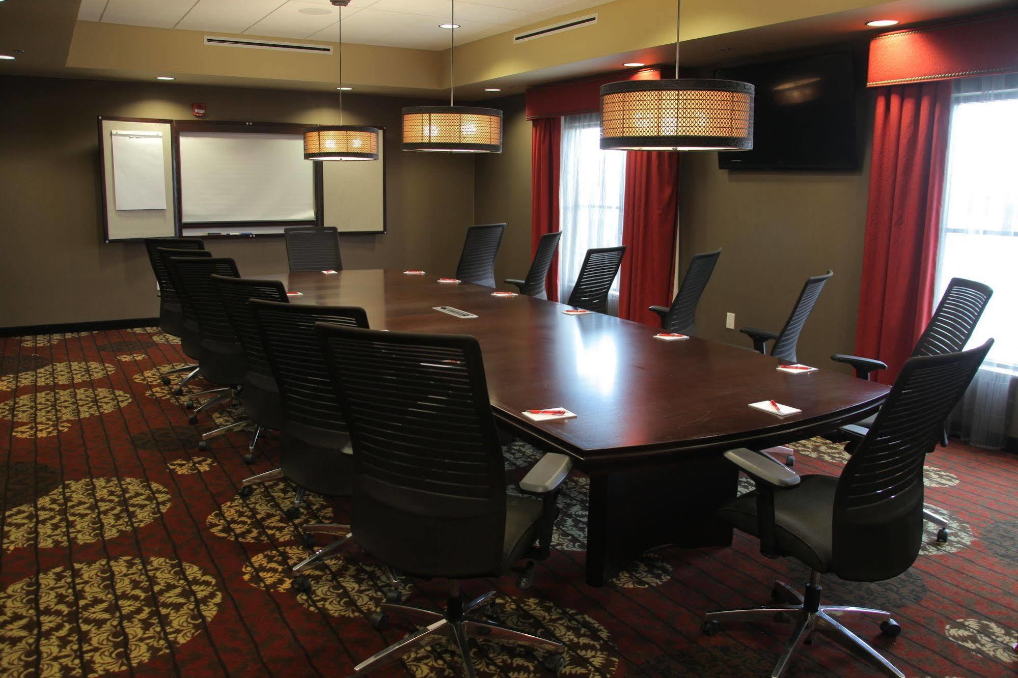Teddy'S Residential Suites Watford City 外观 照片